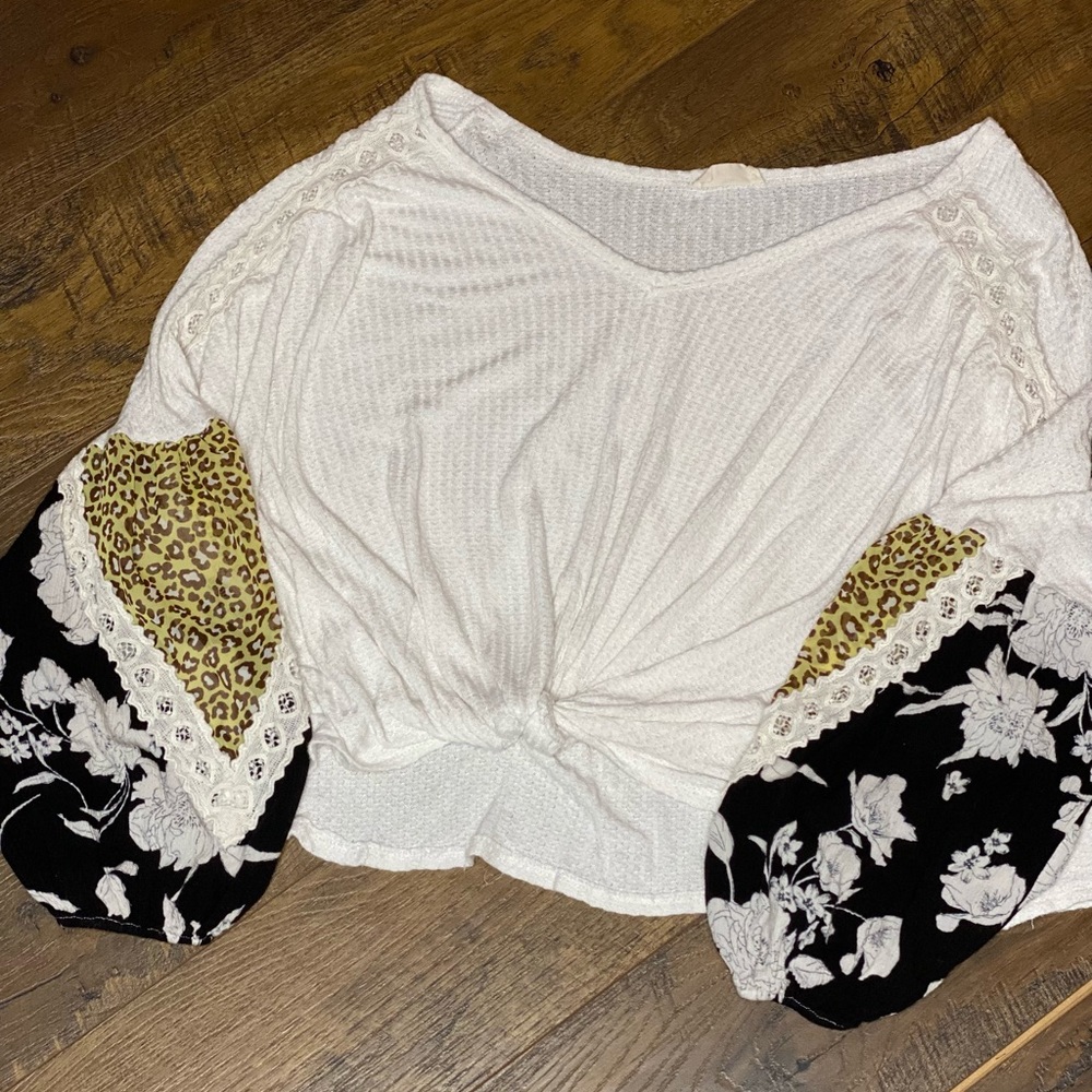 Size Large Cropped Boutique Shirt